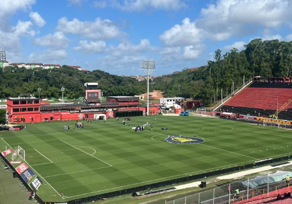 Confira as escalações do jogo Vitória x Corinthians pelo Brasileirão