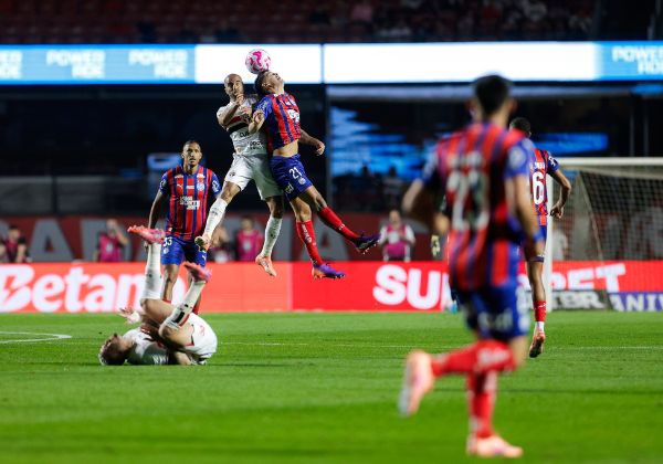 Bahia sofre o dobro de gols e marca menos em jogos como visitante
