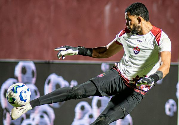Goleiro tem lesão confirmada e vira dor de cabeça para o Vitória