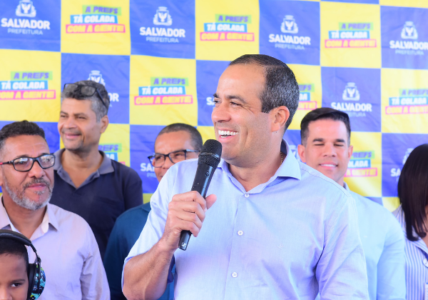 Bruno homenageia servidores públicos: ‘Principais responsáveis pela transformação da cidade’