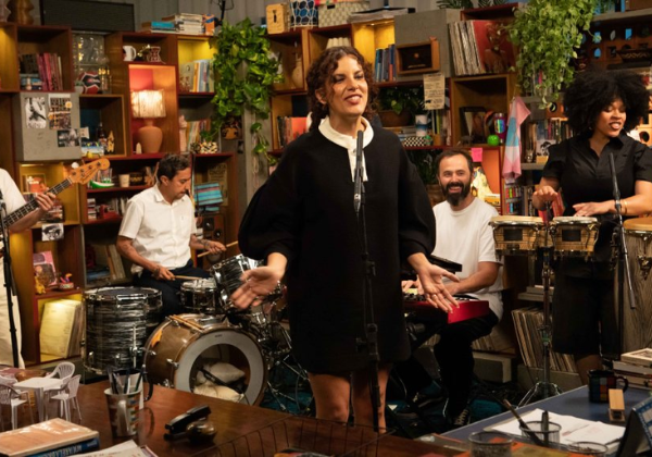Céu é atração do Tiny Desk Brasil celebrando 20 anos de carreira