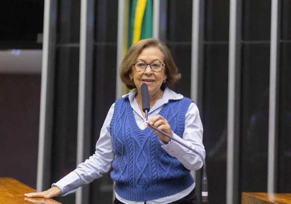 Lídice reafirma ser contra Reforma Administrativa e defende valorização do serviço público