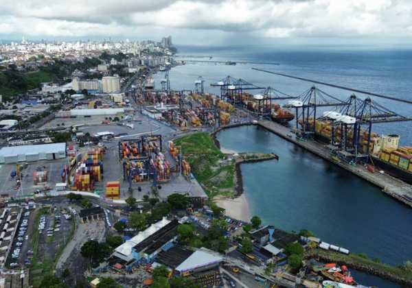 Portos baianos adquirem certificação internacional por uso de energia renovável