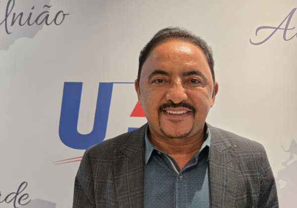 Roberto Carlos confirma disputa à reeleição como deputado estadual e descarta volta ao PDT