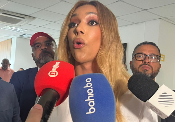 Érika Hilton defende redução gradual da jornada de trabalho