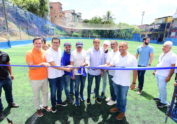 Prefeitura entrega nova arena com grama sintética em São Rafael