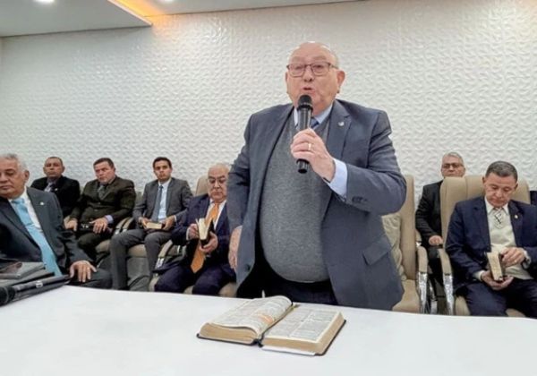 VÍDEO: Pastor causa polêmica na web ao dizer que ‘o capeta é preto’