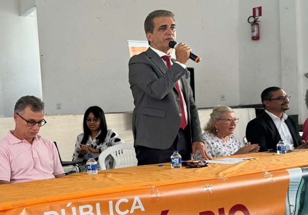 Robinson Almeida destaca diálogo em debate sobre VLT em Paripe