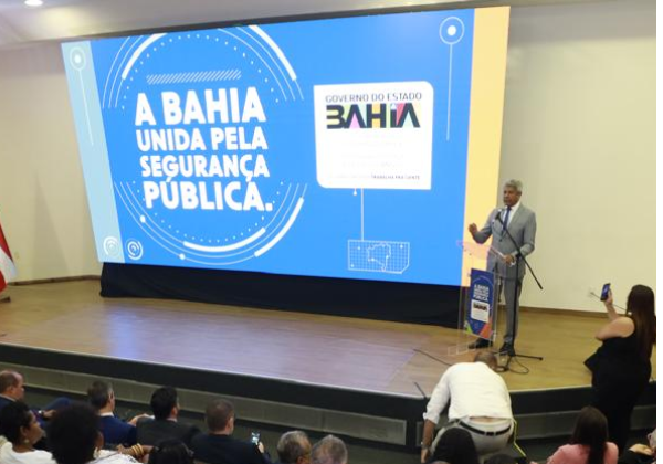 Governador anuncia investimentos e reforço no efetivo da segurança pública