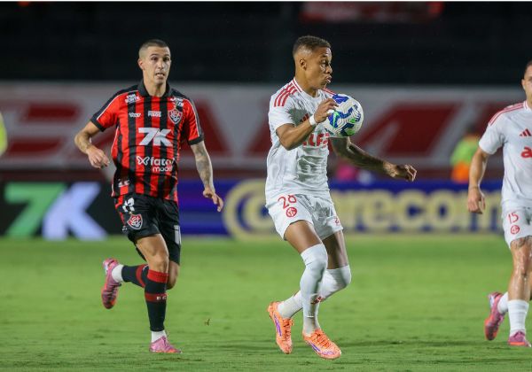 No Barradão, Vitória bate o Inter e dorme fora da zona de rebaixamento