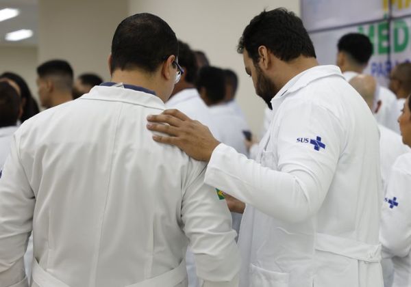 Governo investirá R$ 21,5 milhões em bolsas para baianos estudarem medicina em Cuba