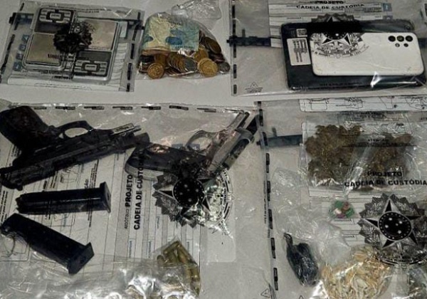 Operação prende trio e apreende adolescente por tráfico e armas