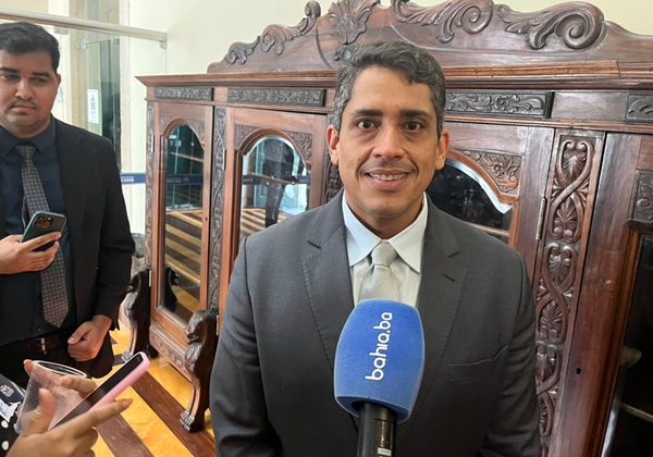 Sidninho reage à oposição e sustenta veto a projetos de tarifa zero e passe livre