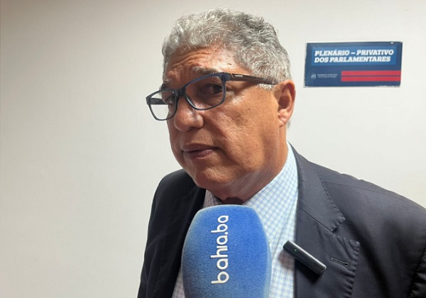 Após debandada, Rosemberg afirma que saídas não afetam Jerônimo