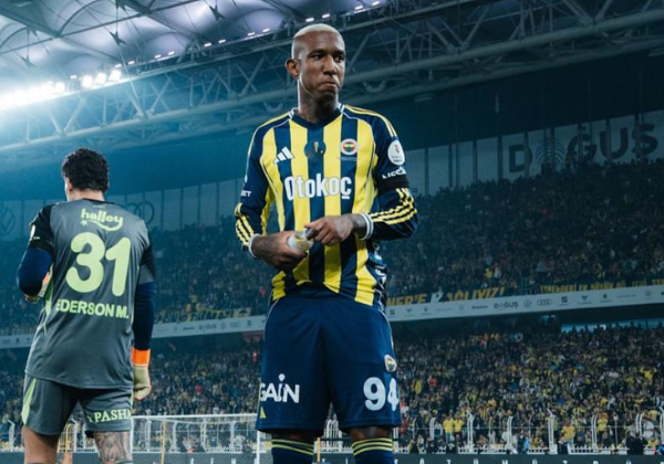 Talisca quebra silêncio e nega rumores sobre retorno ao Bahia em 2026