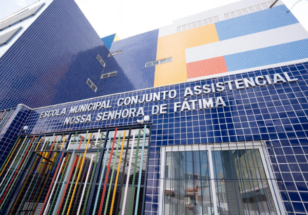 Prefeitura inaugura duas escolas reconstruídas no Alto das Pombas