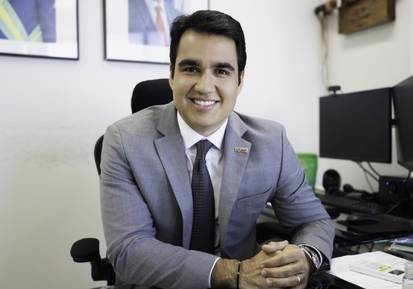 ALBA concede Comenda 2 de Julho ao titular da Secretaria do Meio Ambiente