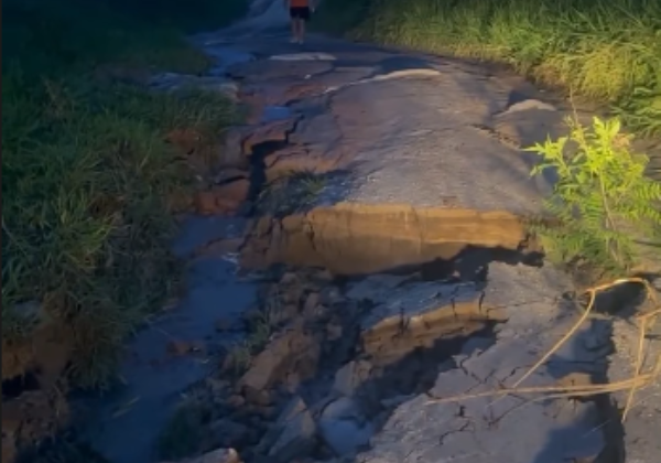 Estrada no extremo sul cede após chuvas e BA-283 é parcialmente interditada 