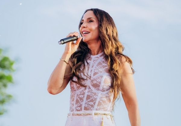 Ivete Sangalo apresenta releituras do samba na turnê ‘Clareou’ em Salvador
