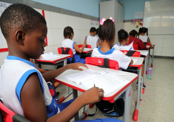 Programa Salvador Avalia aplica provas para 100 mil alunos da rede municipal