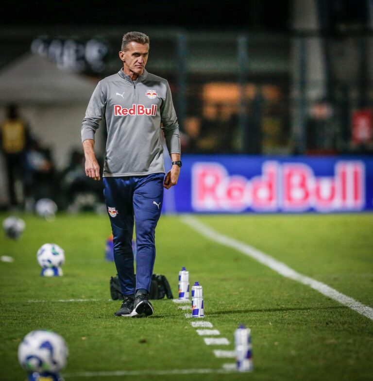 No Bragantino, Mancini projeta duelo com o Vitória: ‘Vão jogar por…