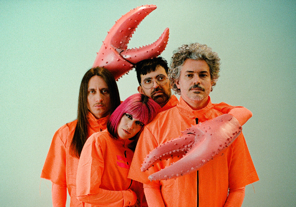 Supercombo chega a Salvador com show especial da nova fase ‘Caranguejo’