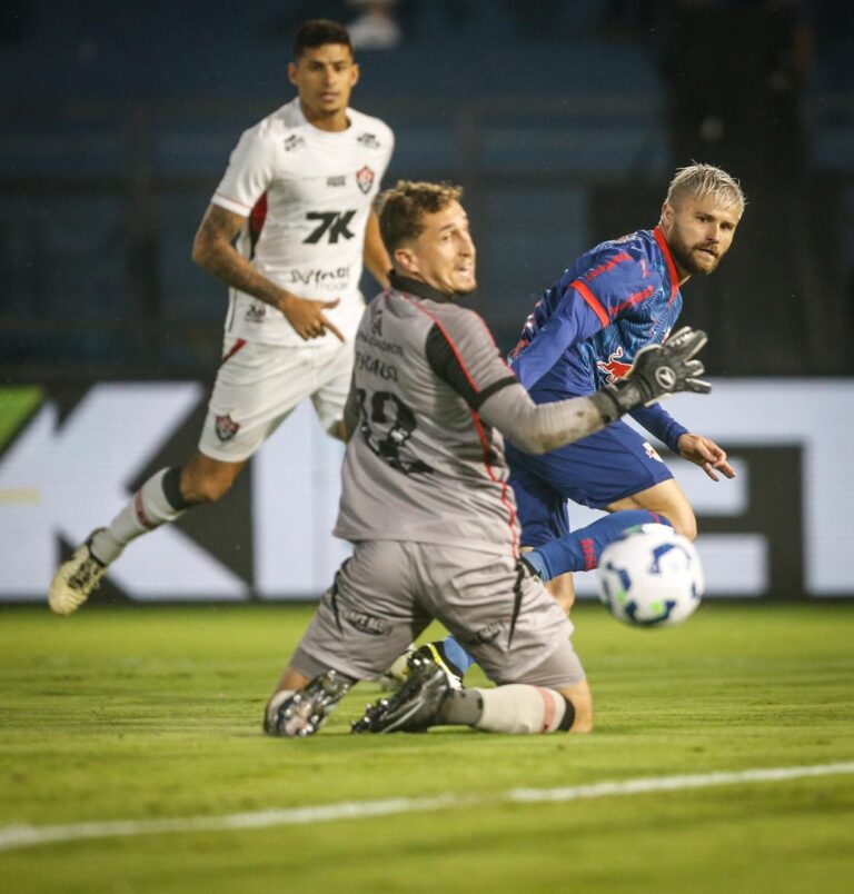 Vitória é atropelado pelo Bragantino e pode voltar ao Z-4 na última…