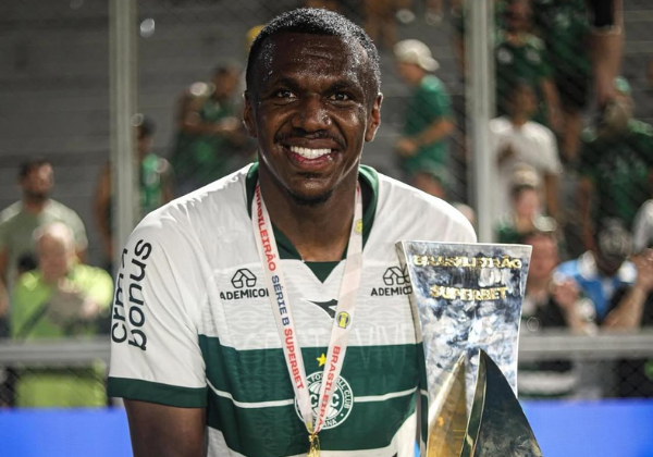 Bahia tem interesse em zagueiro campeão da Série B pelo Coritiba