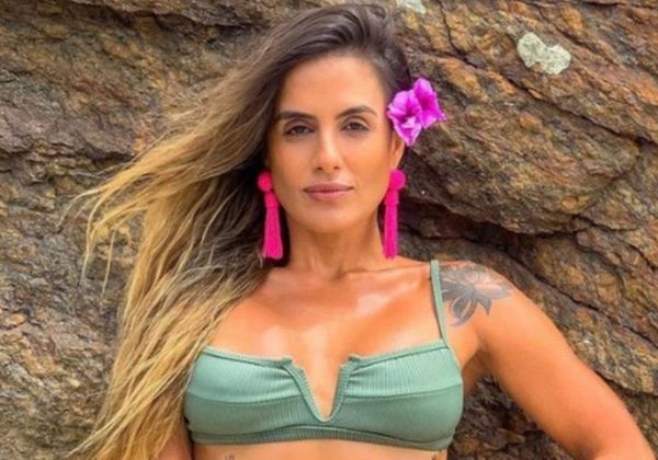 Carol Peixinho exibe corpo definido dois meses após parto; veja foto