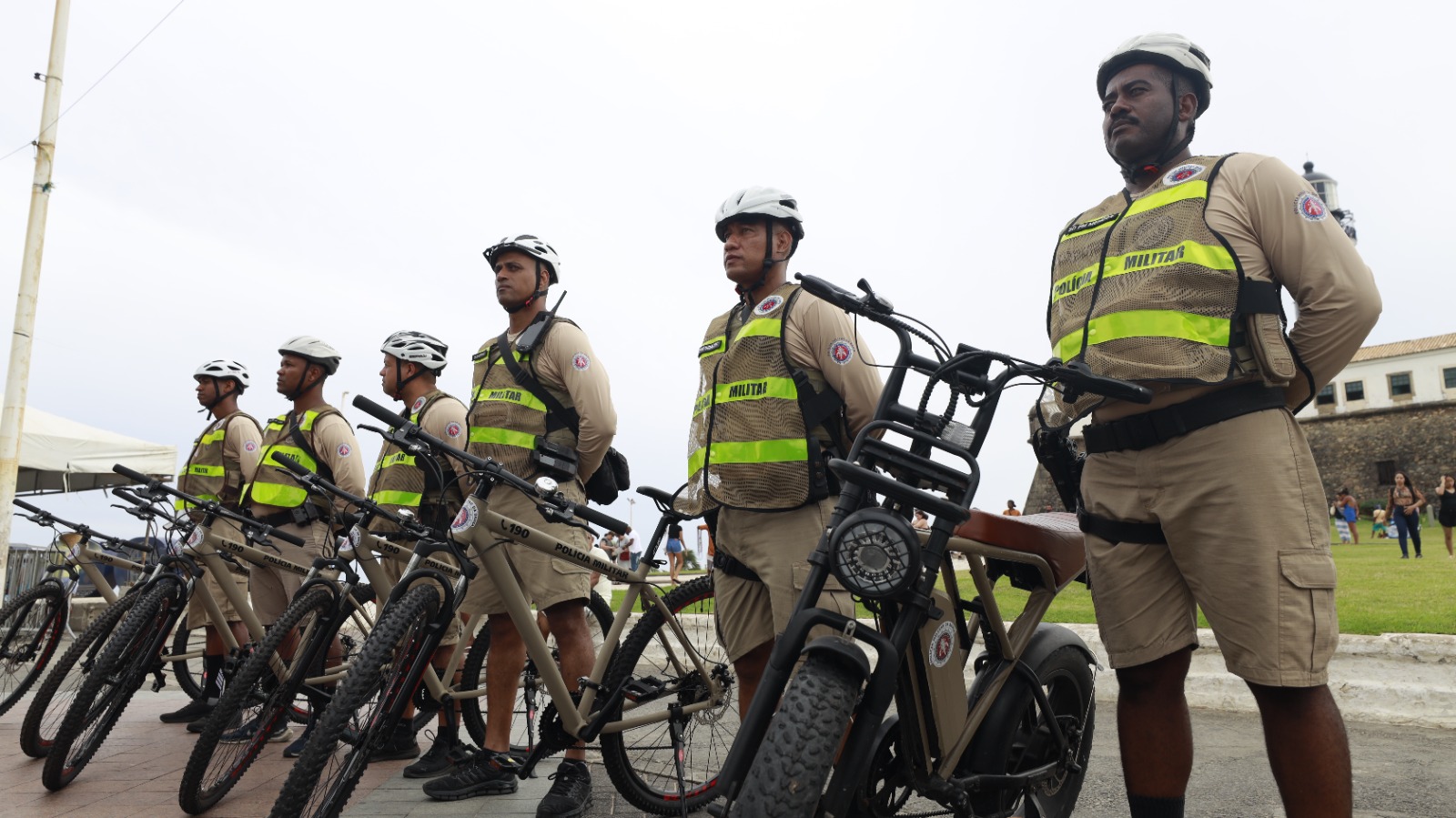 Policiamento ciclístico reforça segurança durante a Operação Verão na Bahia
