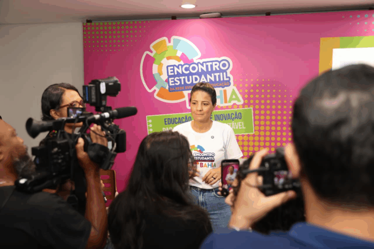 SEC anuncia Projeto Férias na Escola durante abertura do Encontro…