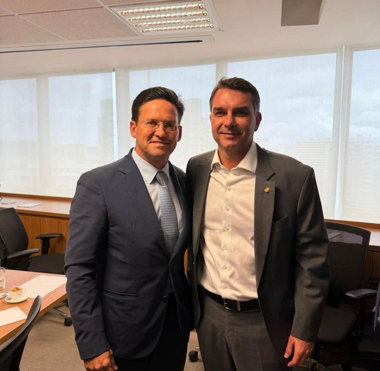 Roma se reúne com bancada do PL e Flávio para discutir estratégias para 2026