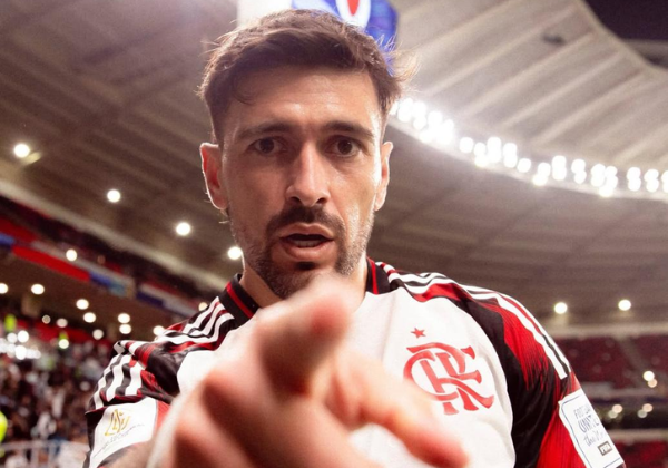 Flamengo vence Cruz Azul com dois gols de Arrascaeta e avança no Mundial