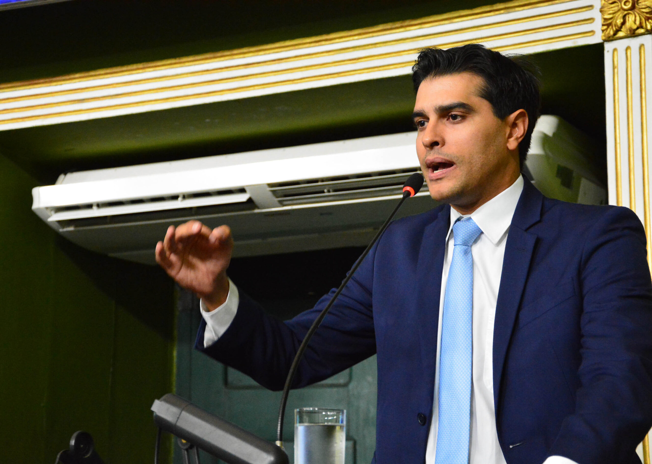 Vereador confronta secretária da Fazenda por descumprir acordo em projeto de desapropriações