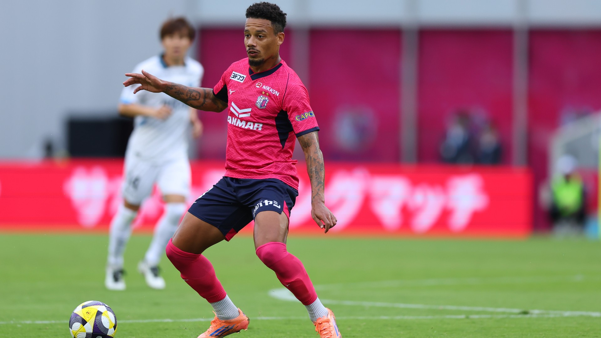 Artilheiro no Japão, atacante volta de empréstimo ao Bahia para definir futuro