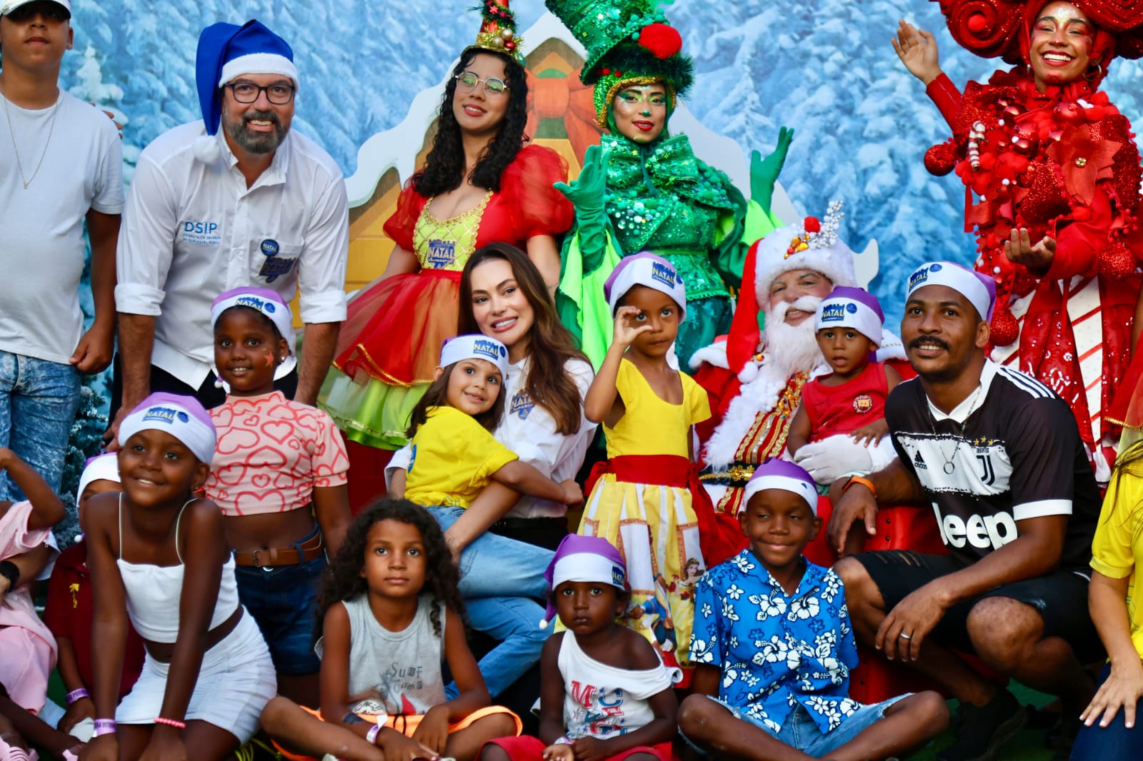Rebeca Reis participa de baile com crianças de instituições sociais no Natal Salvador