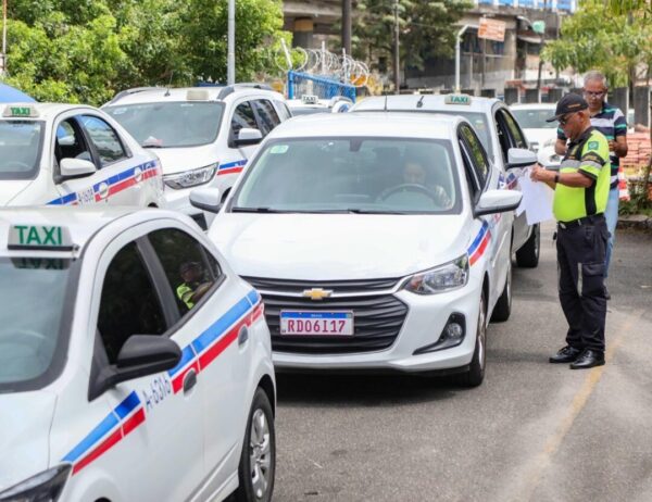 Governo lança crédito bilionário para renovação da frota de táxi e motoristas de app