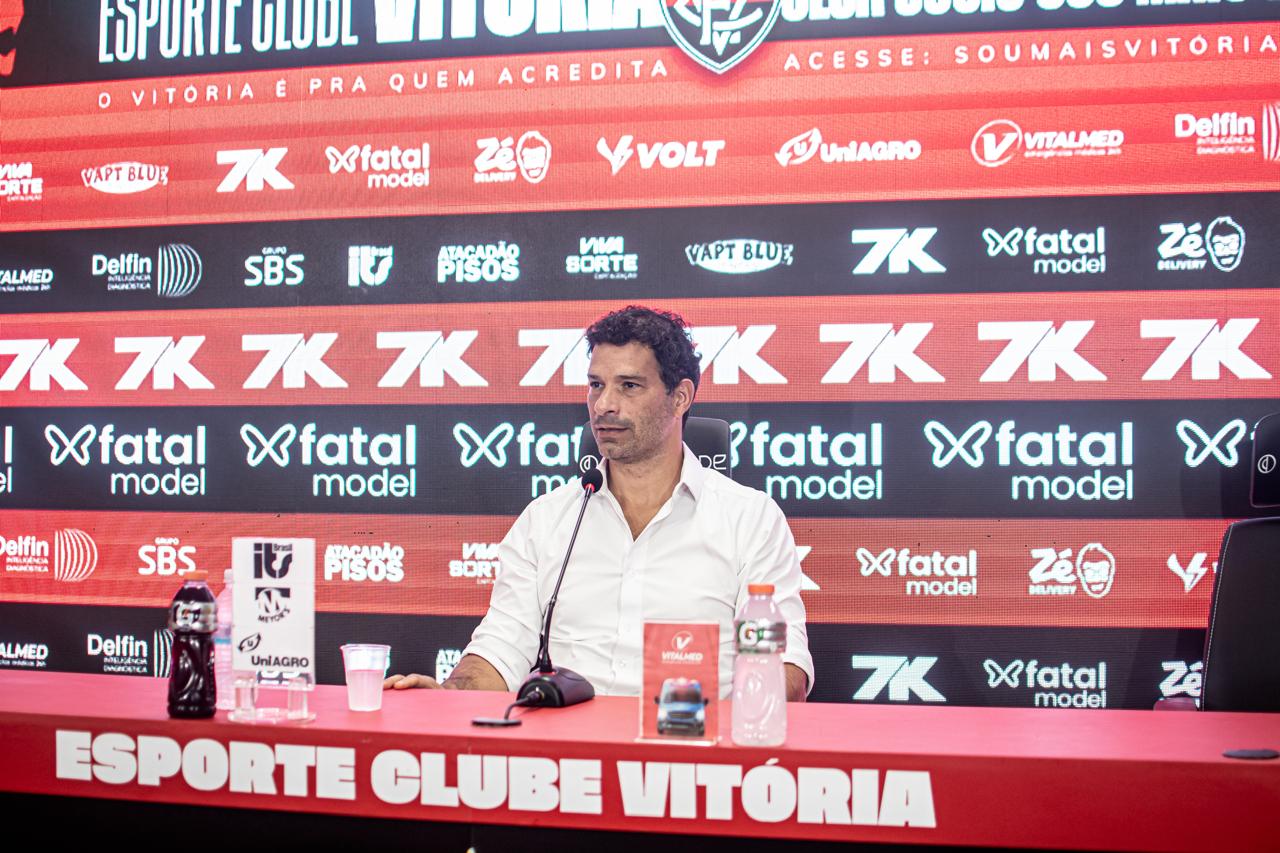Fábio Mota deixa futuro de Gustavo Vieira em aberto no Vitória