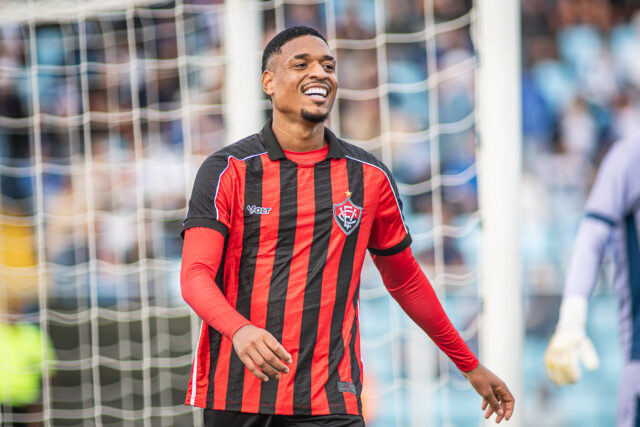 A volta dos que não foram? Atacante da base vai jogar o Baianão pelo Vitória