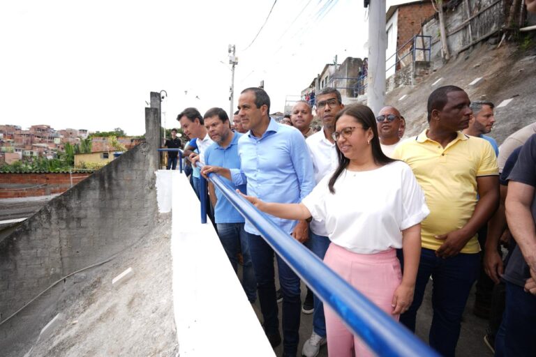 Prefeitura entrega obra de contenção de encosta e beneficia famílias…