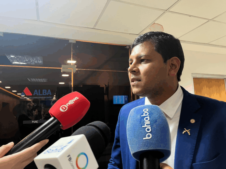 Deputado sai em defesa de Flávio e critica PT: ‘Ataques contra o…