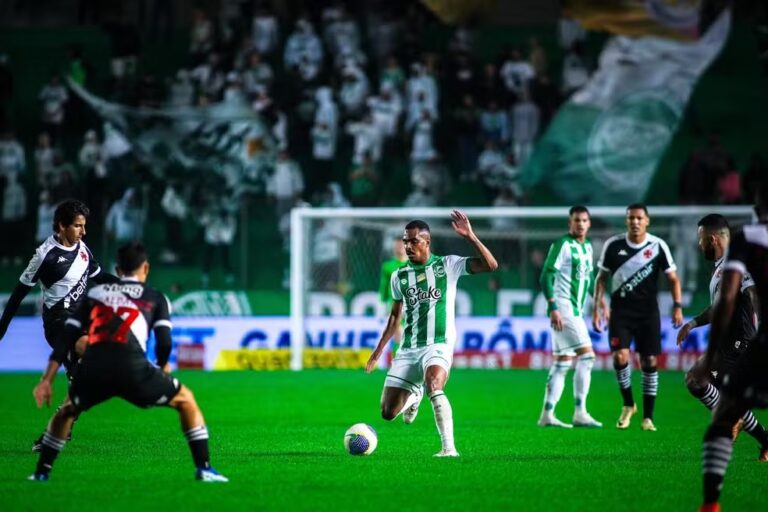 Vitória encaminha a contratação de volante que disputou a Série A