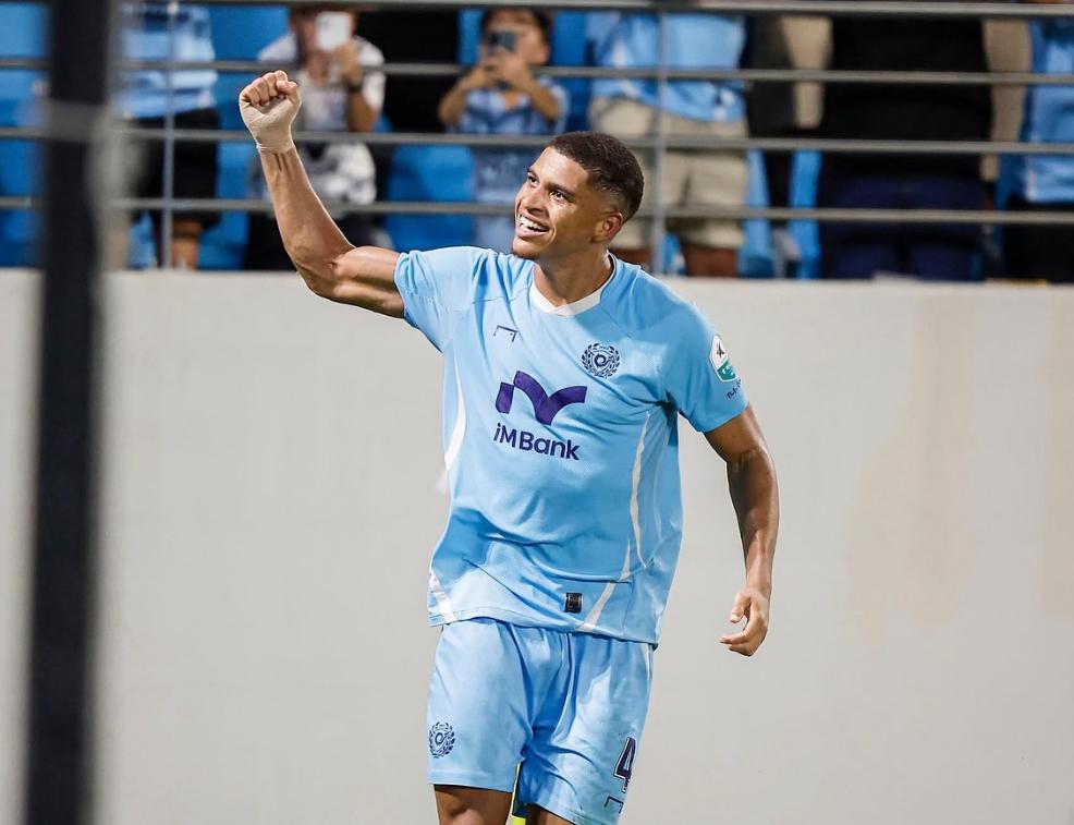 Vitória negocia chegada de zagueiro que atua no futebol asiático