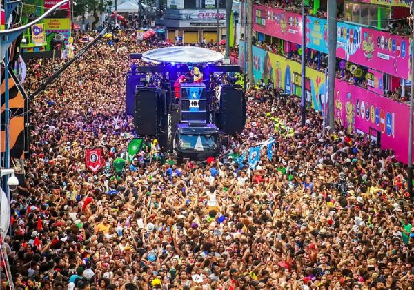 Carnaval 2026: veja artistas que já confirmaram trios pipoca na folia baiana