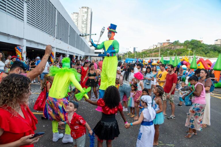 Bailininho do Bloco Happy celebra o carnaval em família em Salvador