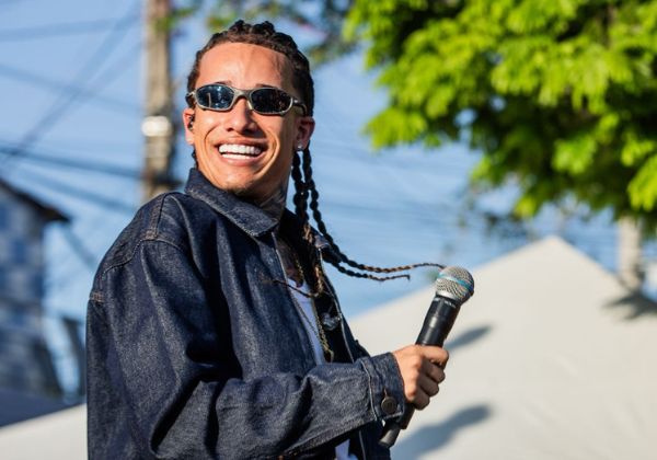 Cantor baiano Theuzinho participa do programa ‘Encontro’; veja vídeo