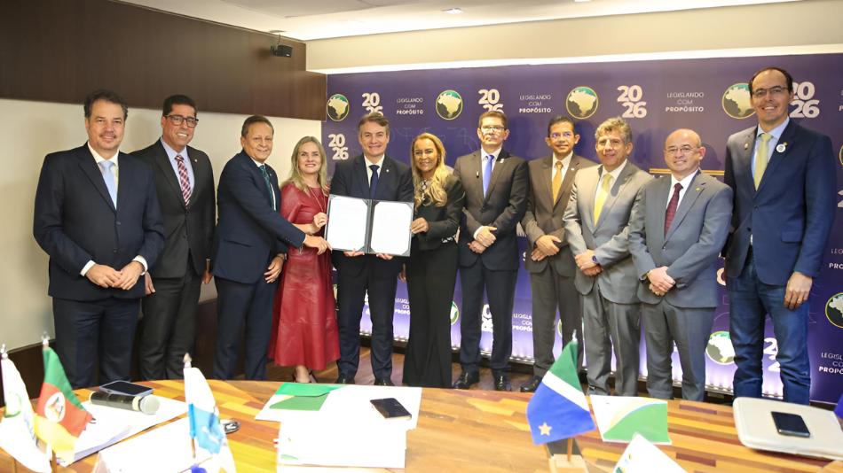 Ivana toma posse na Unale e reforça atuação da Bahia no cenário legislativo