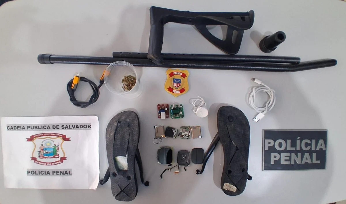 Mulher é presa ao tentar entrar em presídio com droga escondida em muleta