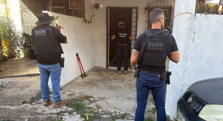 Dupla é encontrada morta dentro de casa na Região Metropolitana