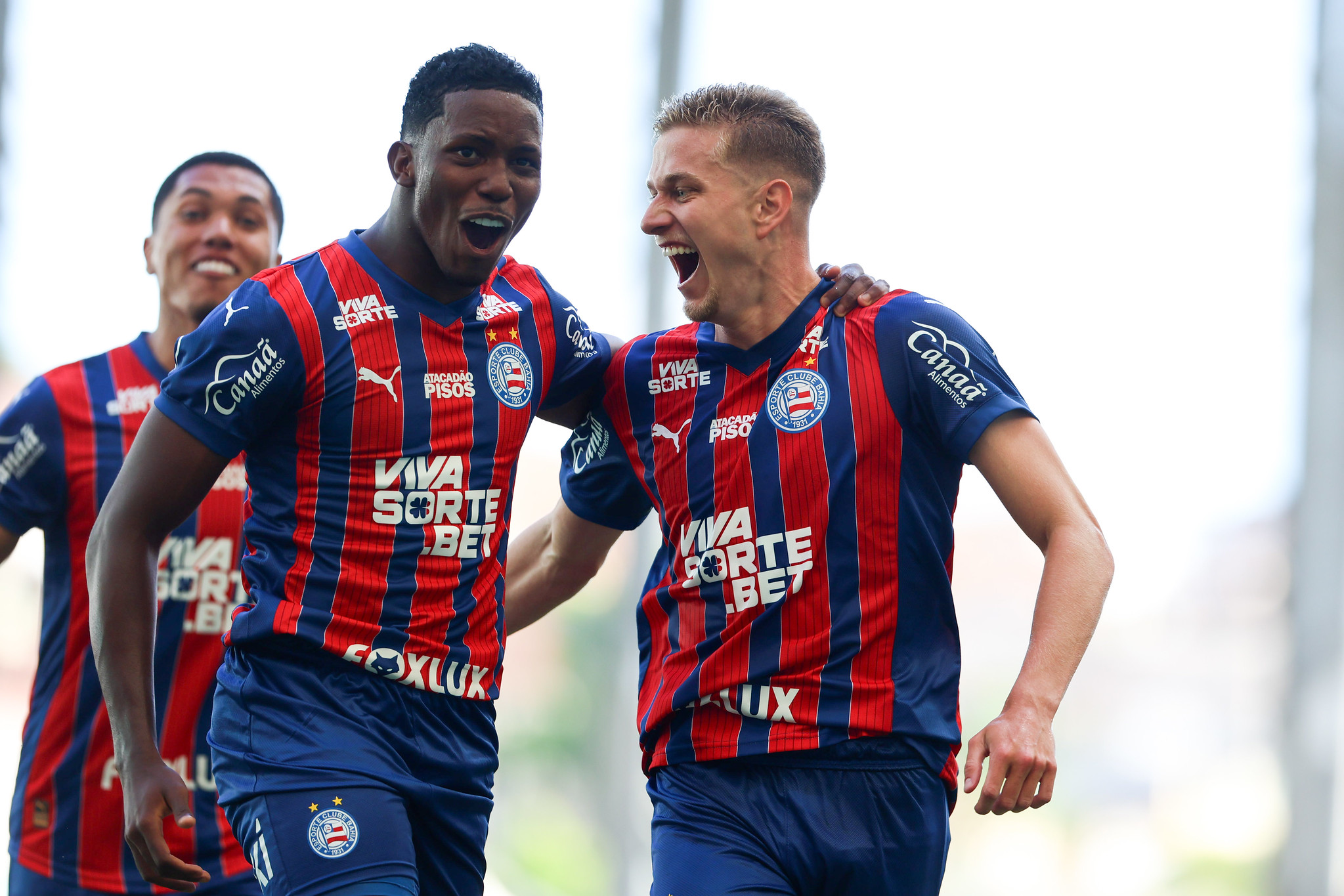 Com time alternativo, Bahia vence o Jequié na estreia do Baianão 2026